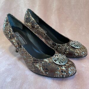 Brighton Blaze Snakeskin Print Heels Size 7.5 Round Toe 3 Inch Heel Brown Silver